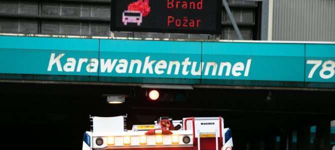 Fahrzeugbrand auf der A11 im Karawankentunnel