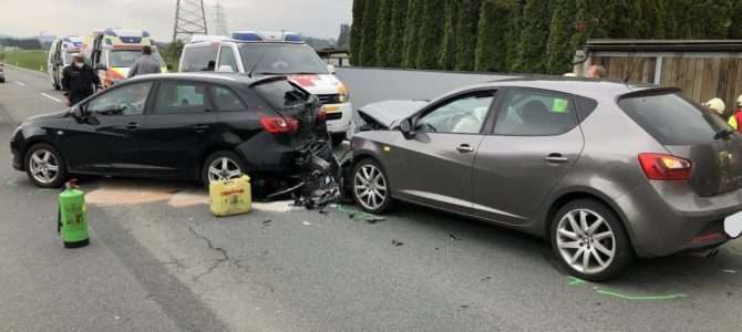 Schwerer VU auf der B83, Höhe der Ortschaft Riegersdorf