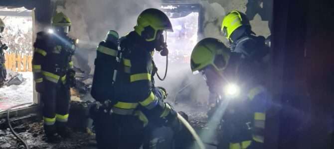 Alarmstichwort „B4“ – Wohnungsbrand in Velden Alarmstichwort „B4“ – Wohnungsbrand in Velden
