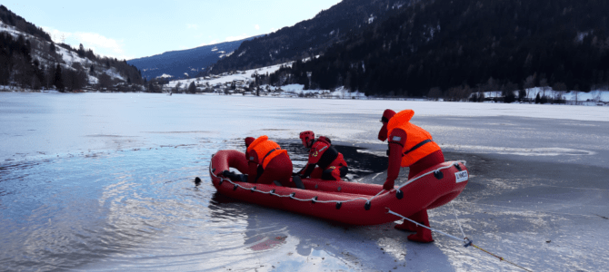 Rettungsübung FF Feld am See mit Wasserrettung Sattendorf am Brennsee