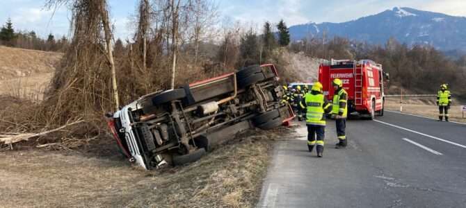 Unfall mit Feuerwehrfahrzeug