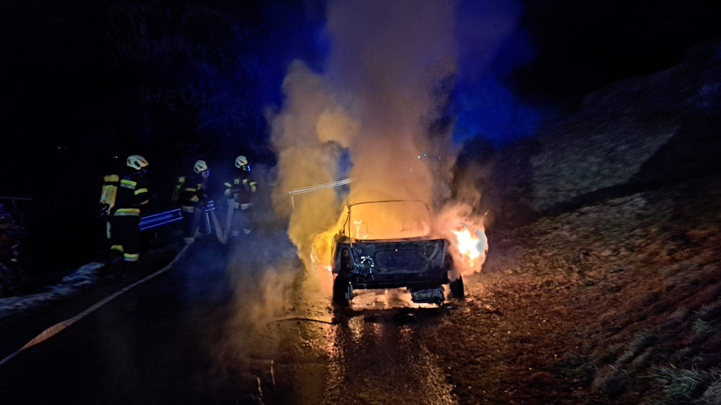 Fahrzeugbrand nach Verkehrsunfall
