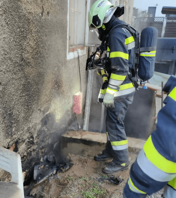 B5 – Brand Wohnhaus, Kamerad greift beherzt ein