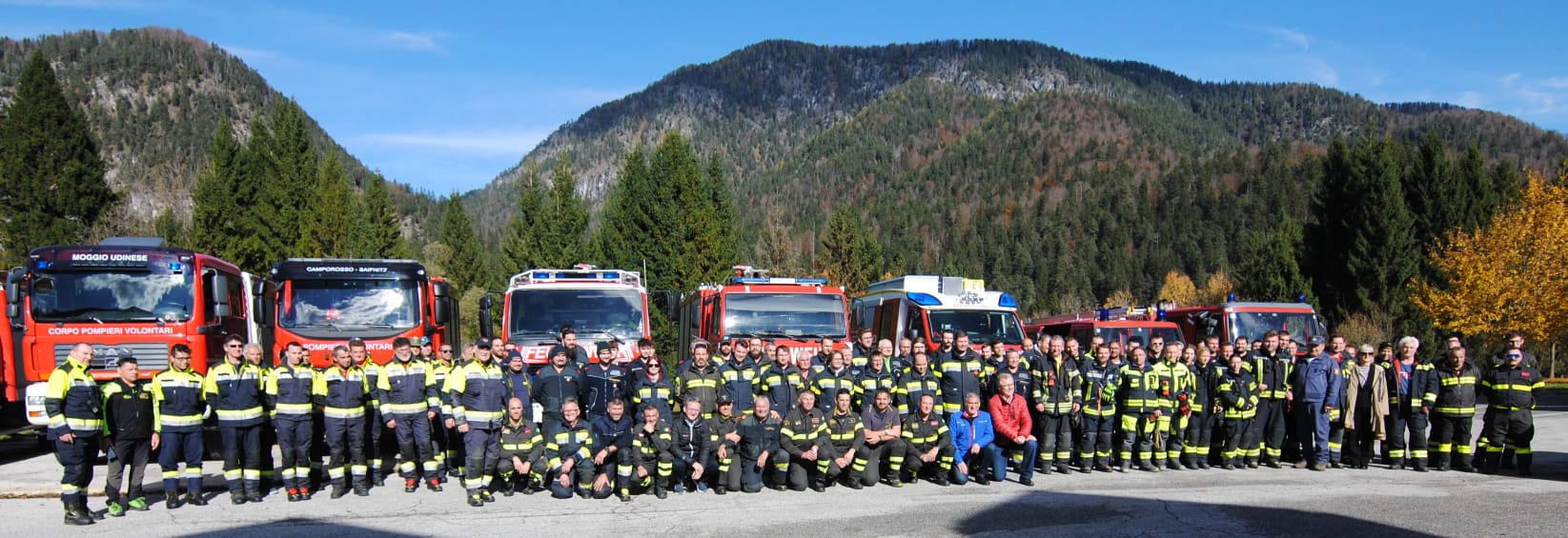 Dreigemeindefeuerwehrübung in Coccau (ITA) Dreigemeindefeuerwehrübung in Coccau (ITA)