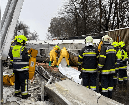 Sattelzug verunfallte – Pflanzliches Öl trat aus