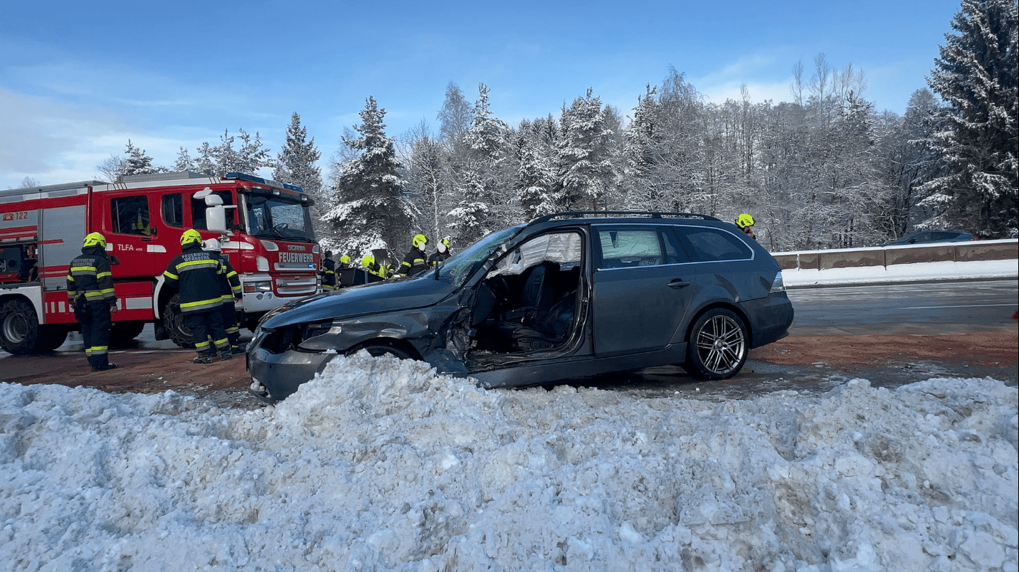 Schwerer Verkehrsunfall A2 Höhe Wernberg