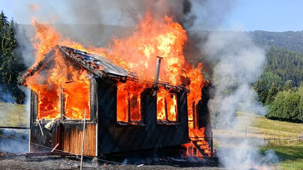 B4 – Brand eines Nebengebäudes in Verditz