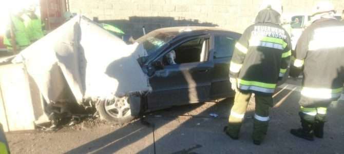 Verkehrsunfall mit eingeklemmter Person auf der A2