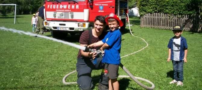 Feuerwehr besucht den Kindergarten Nötsch