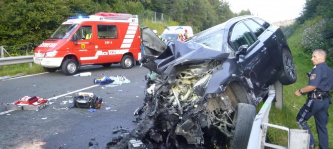 Schwerer Verkehrsunfall auf der B111 dem Gailtalzubringer