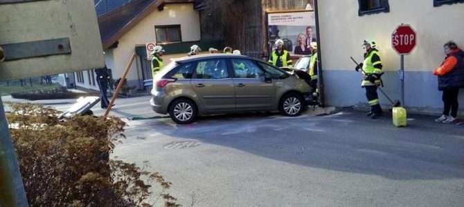 Verkehrsunfall auf der B98, Gemeinde Treffen